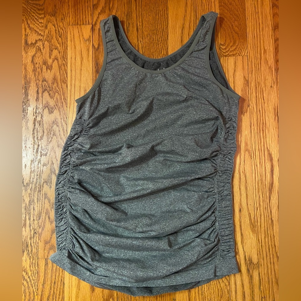 Isabel maternity workout tank size: M/L